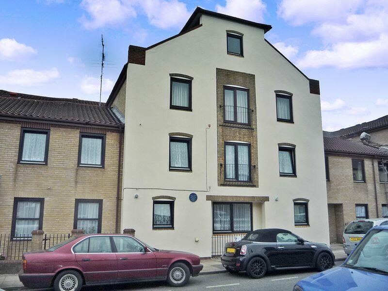 2 bedroom flat for sale in Albion Court (Chelmsford), Chelmsford, CM2 0UT, CM2