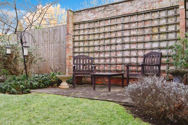Additional property image - Spalding Court, Chelmsford, CM1 2UZ
