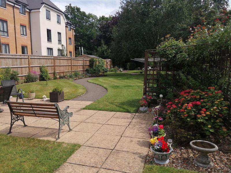 2 bedroom flat for sale in Orchid Court, Egham, TW20 9HA, TW20