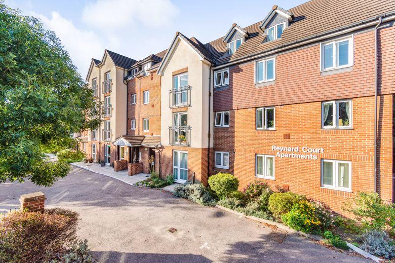 2 bedroom flat for sale in Reynard Court, Purley, CR8 3EN, CR8