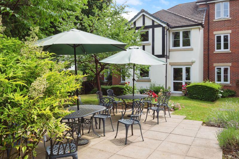 Main image of property: Castle Court, Tonbridge, TN9 1QU