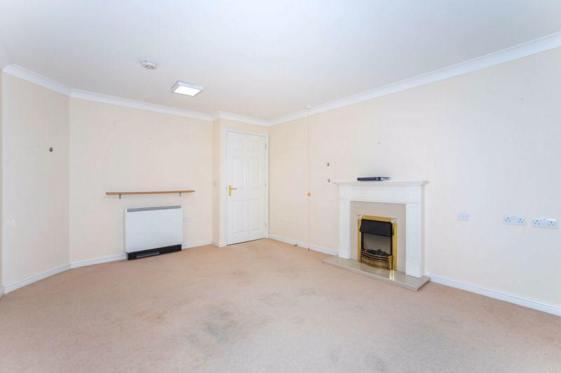 1 bedroom flat for sale in Nelson Court, Gravesend, DA12 1PL, DA12