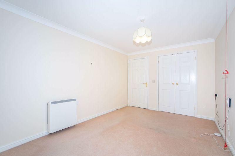 1 bedroom flat for sale in Nelson Court, Gravesend, DA12 1PL, DA12