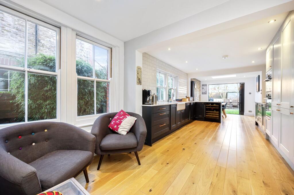 Additional property image - Highdown Avenue, Worthing, BN13