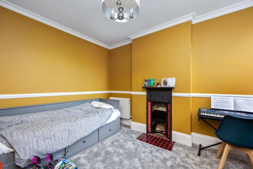 Additional property image - Highdown Avenue, Worthing, BN13