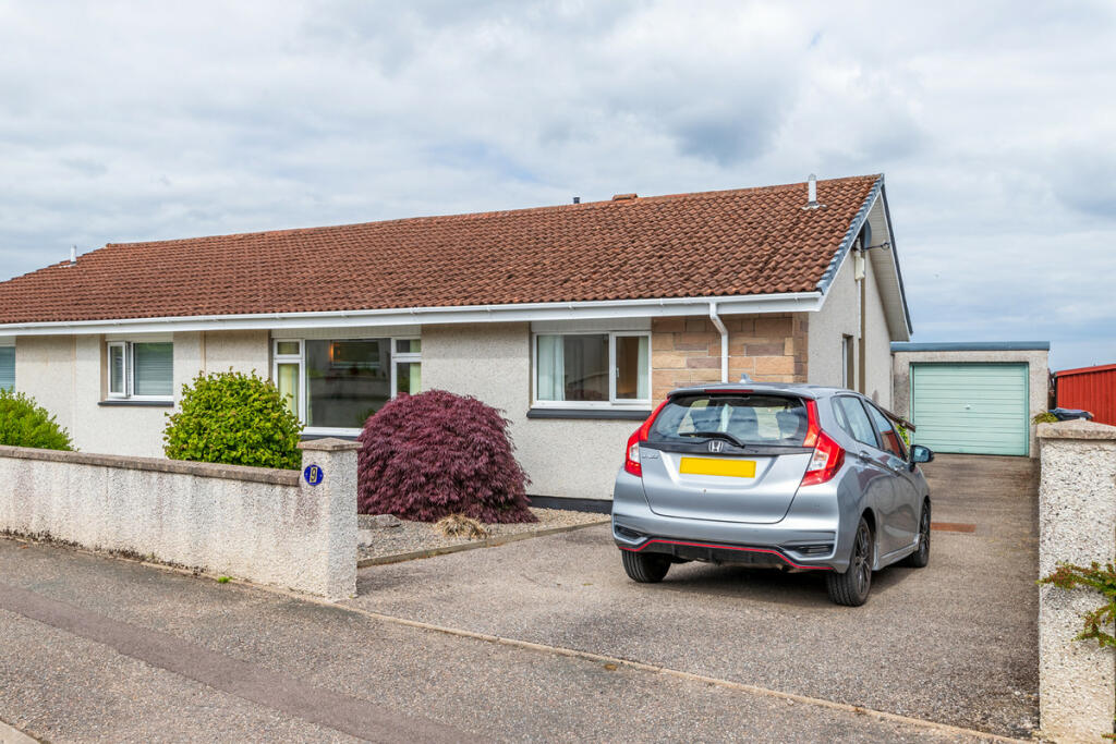 3 bedroom semidetached bungalow for sale in Terrace