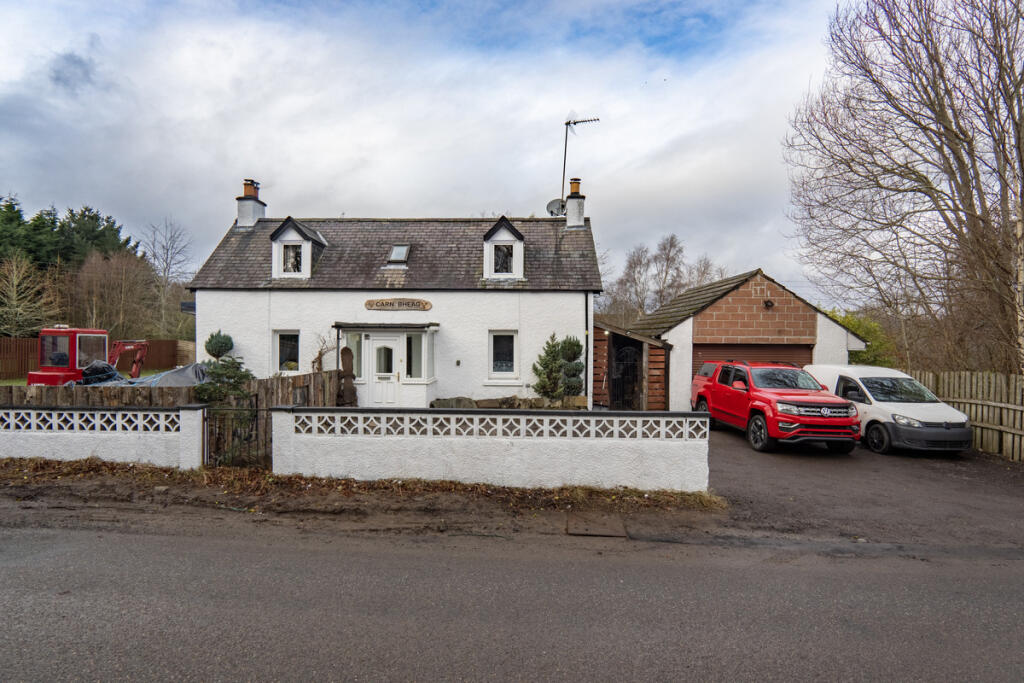 3 bedroom detached house