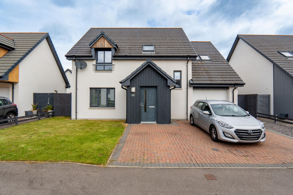 Main image of property: Glamis Place, Elgin, IV30 8UJ