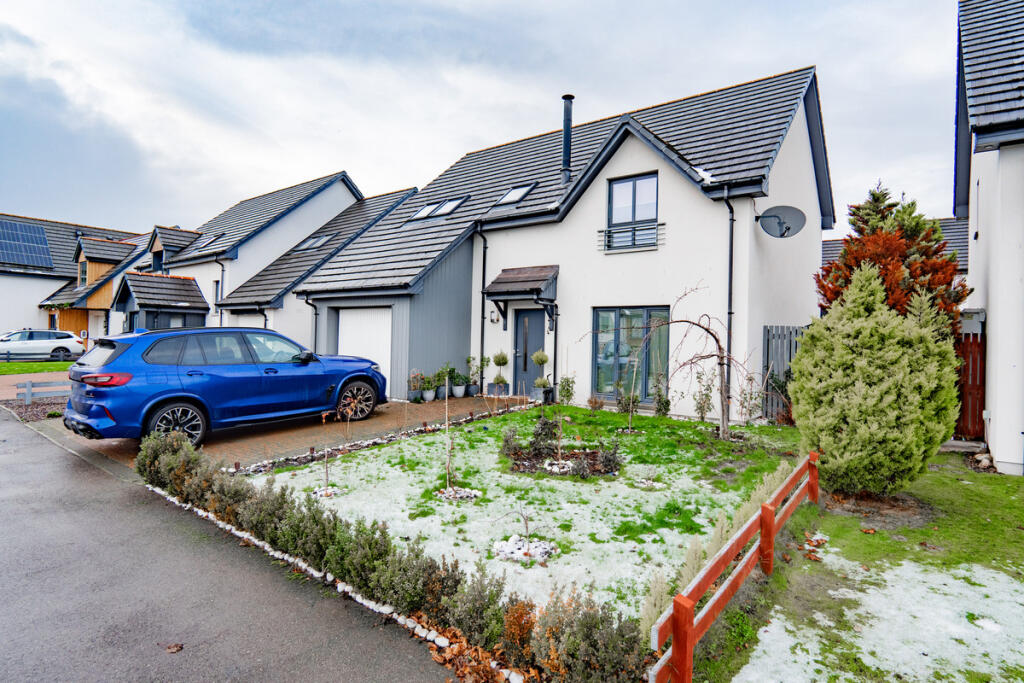 Main image of property: Glamis Place, Elgin, IV30 8UJ