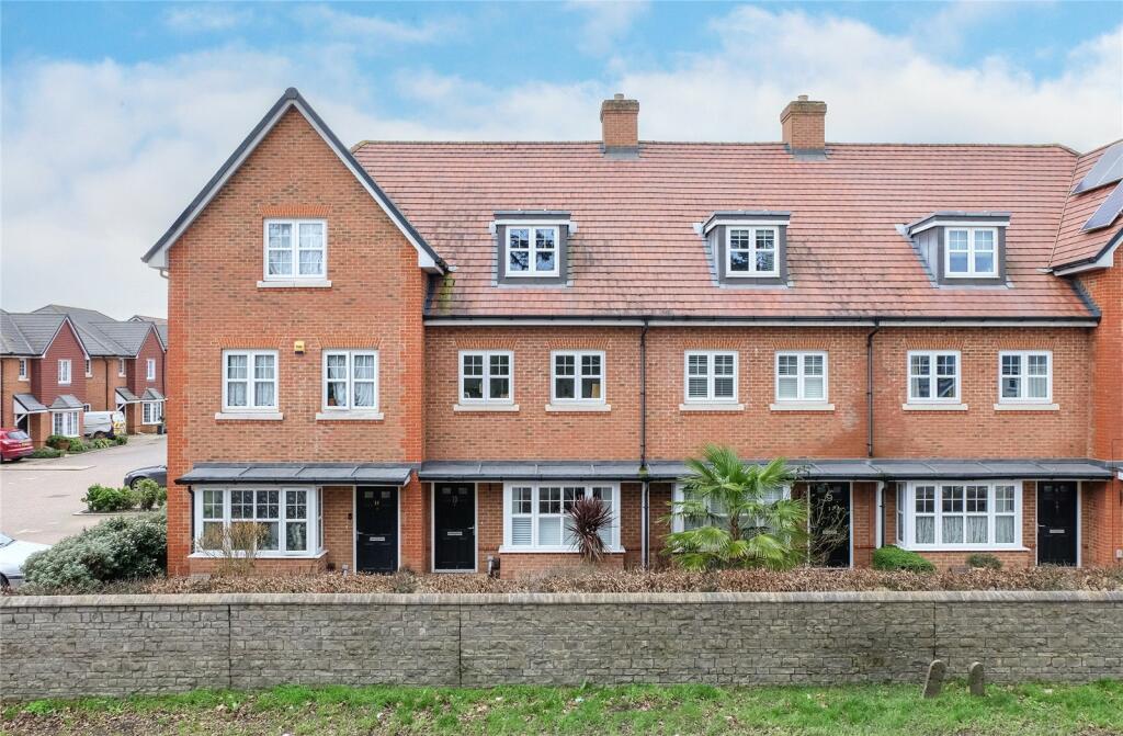 4 bedroom terraced house for sale in Barming Walk, Barming, Kent, ME16