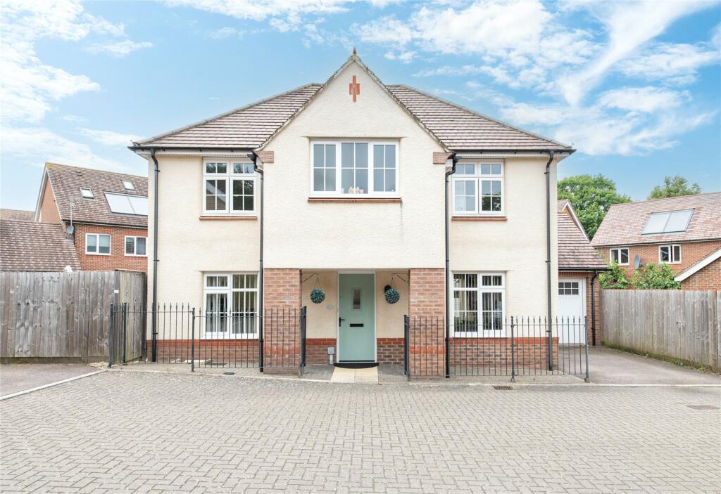 4 bedroom detached house for sale in Magdalen Gardens, Maidstone, Kent