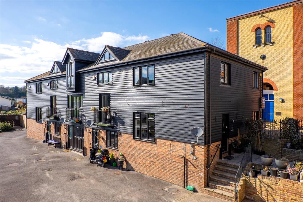 Main image of property: Farleigh Bridge, East Farleigh, Maidstone, Kent, ME16