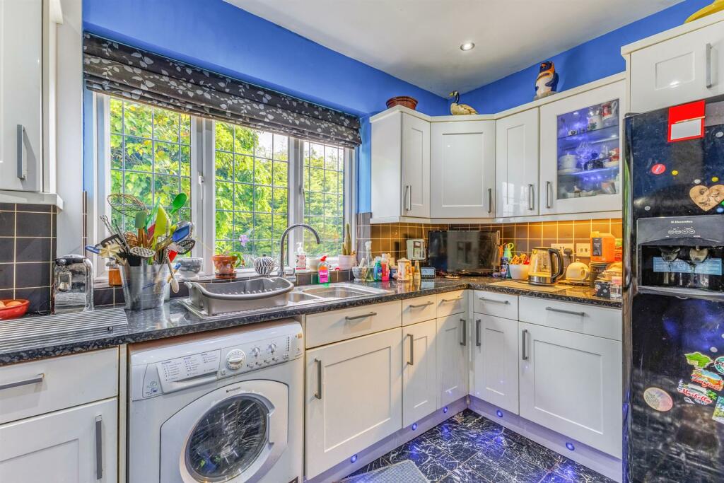 Additional property image - Nuneaton Road, Bulkington