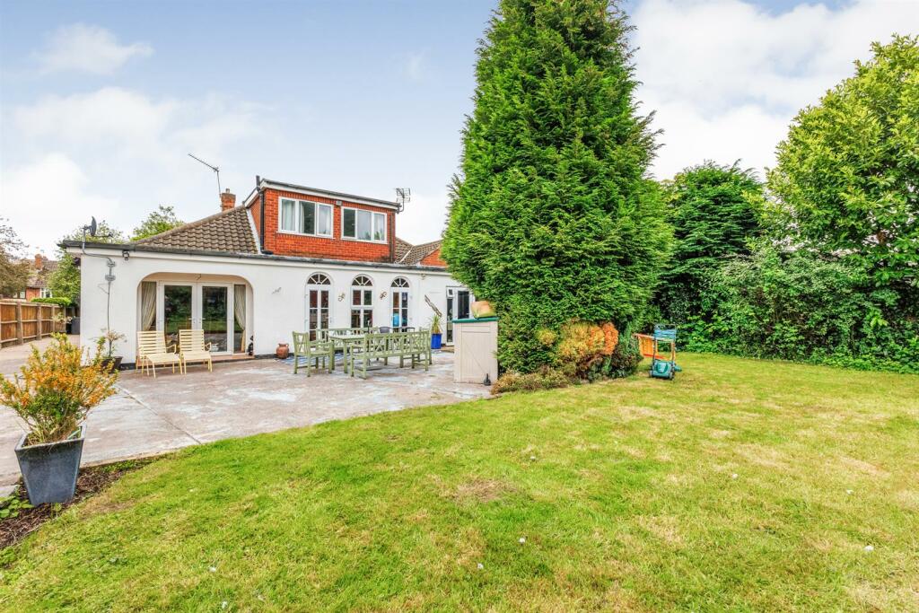 Additional property image - Nuneaton Road, Bulkington