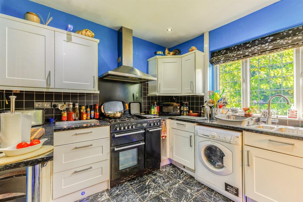 Additional property image - Nuneaton Road, Bulkington