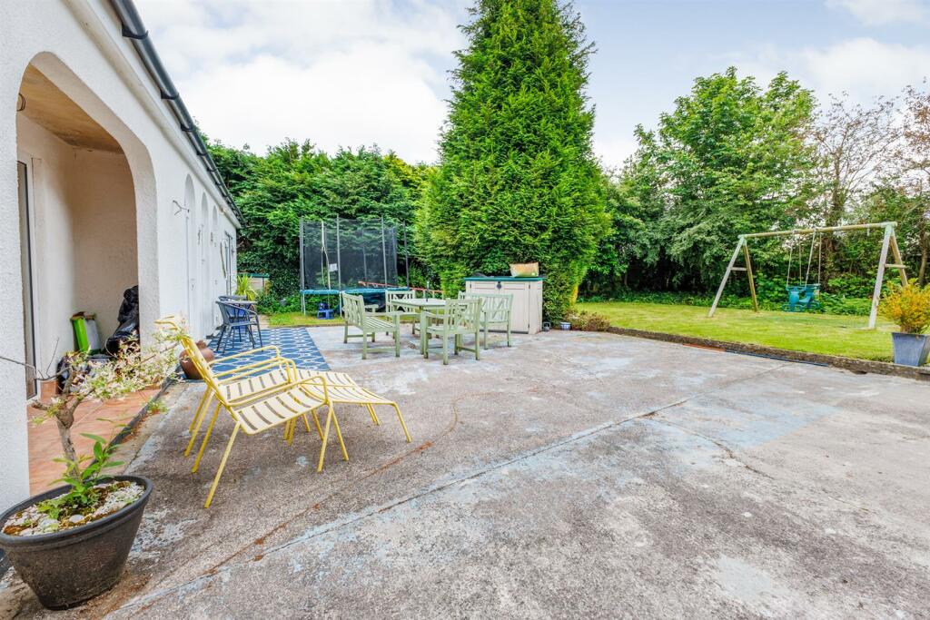 Additional property image - Nuneaton Road, Bulkington