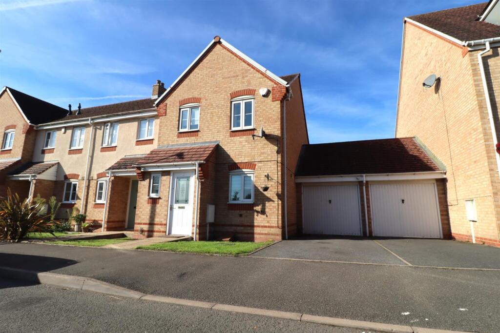 Main image of property: The Bridleway, Nuneaton