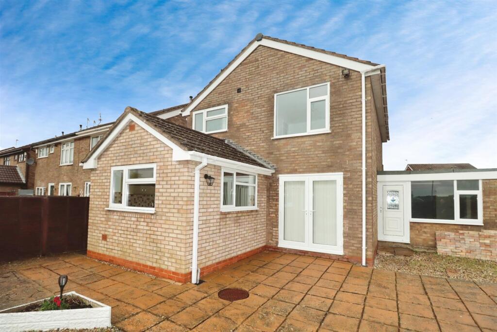 Main image of property: Norfolk Crescent, Nuneaton