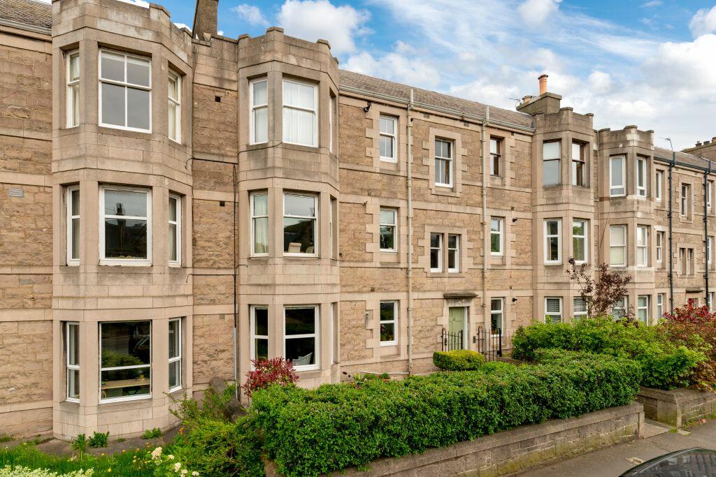 2 bedroom flat for sale in 13/2 Granton Road, Edinburgh, EH5 3QJ, EH5