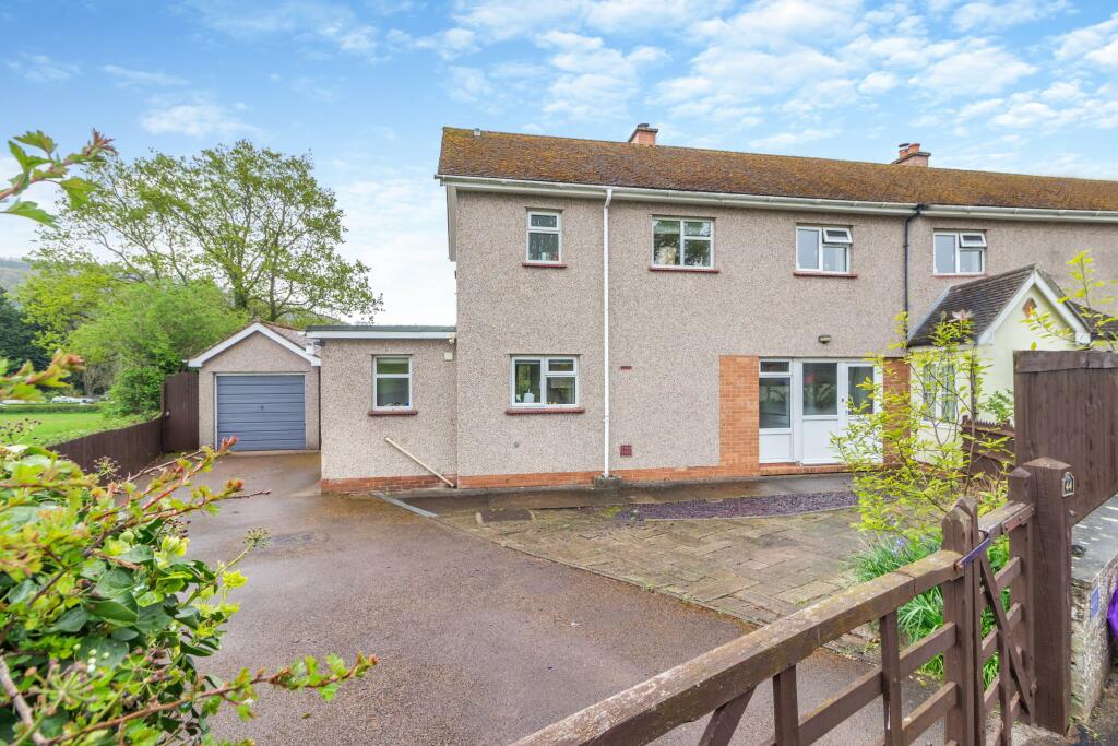 3 bedroom semidetached house for sale in Dixton Close, Monmouth, NP25