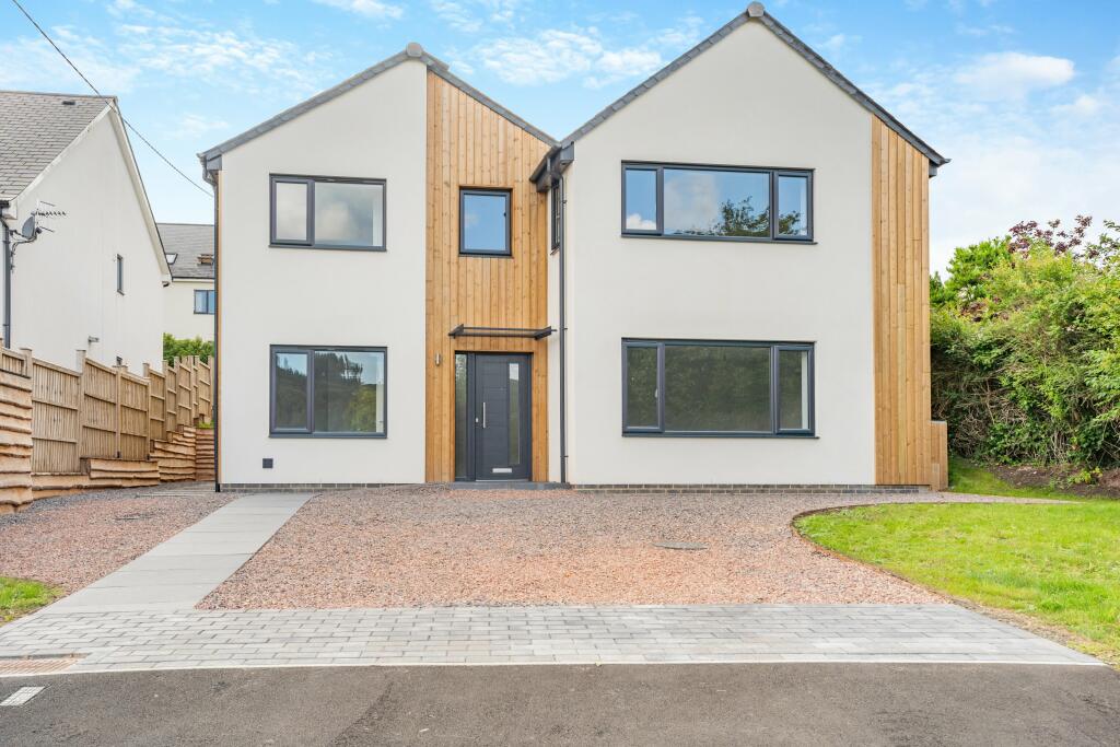 4 bedroom detached house for sale in Dixton Close, Monmouth, NP25