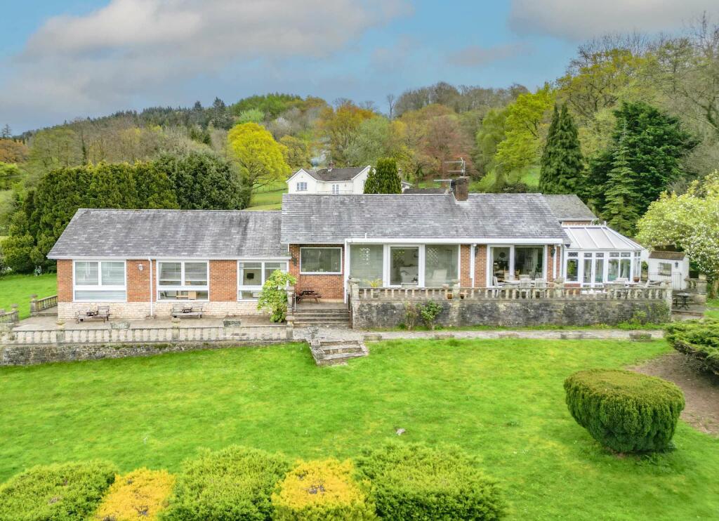 4 bedroom detached house for sale in Mitchel Troy Common, Monmouth, NP25