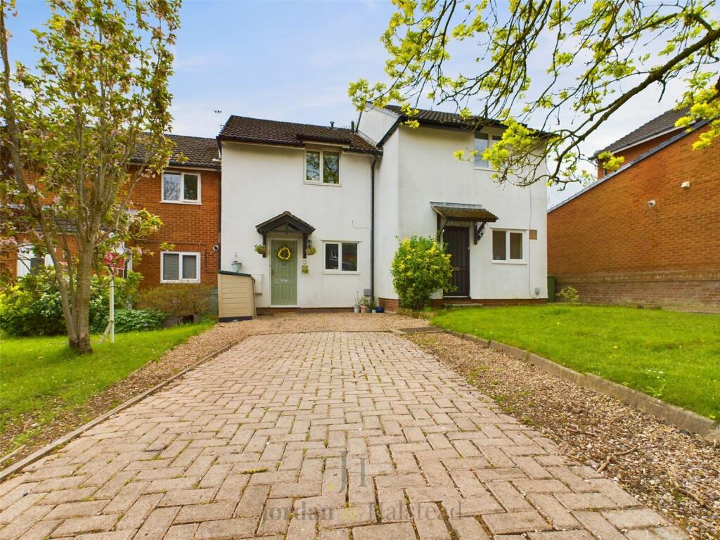 2 bedroom terraced house for sale in Quay Side, Frodsham, Cheshire, WA6