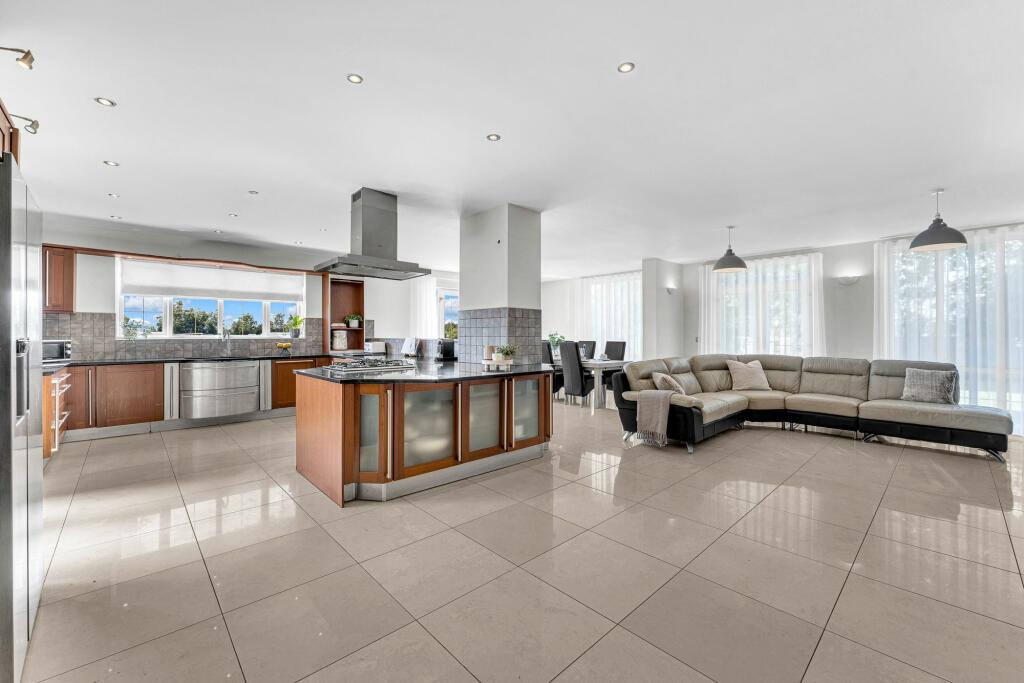 Additional property image - Dobb Brow Road, Westhoughton BL5 2AZ – Exceptional 7,806 sq ft Luxury Home on Expansive Grounds