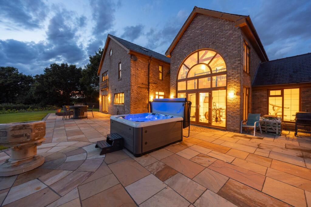 Additional property image - Dobb Brow Road, Westhoughton BL5 2AZ – Exceptional 7,806 sq ft Luxury Home on Expansive Grounds