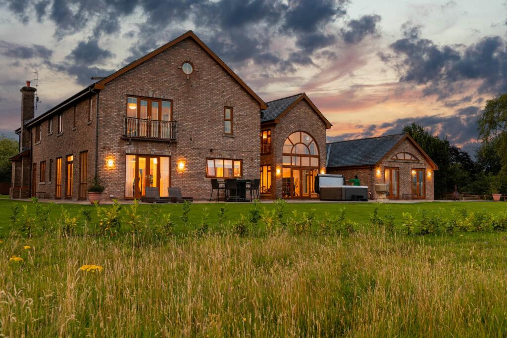 Additional property image - Dobb Brow Road, Westhoughton BL5 2AZ – Exceptional 7,806 sq ft Luxury Home on Expansive Grounds
