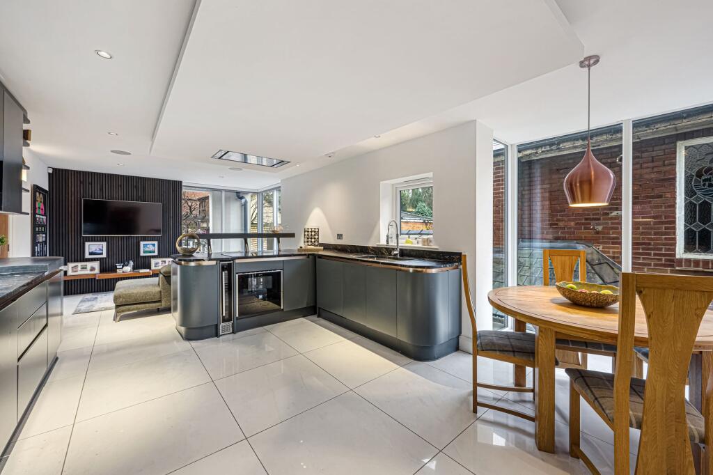 Additional property image - Moorview, Moss Bank Way, BL1 3LR – Stunning Home with Roof Terrace, Cinema Room & Outdoor Kitchen