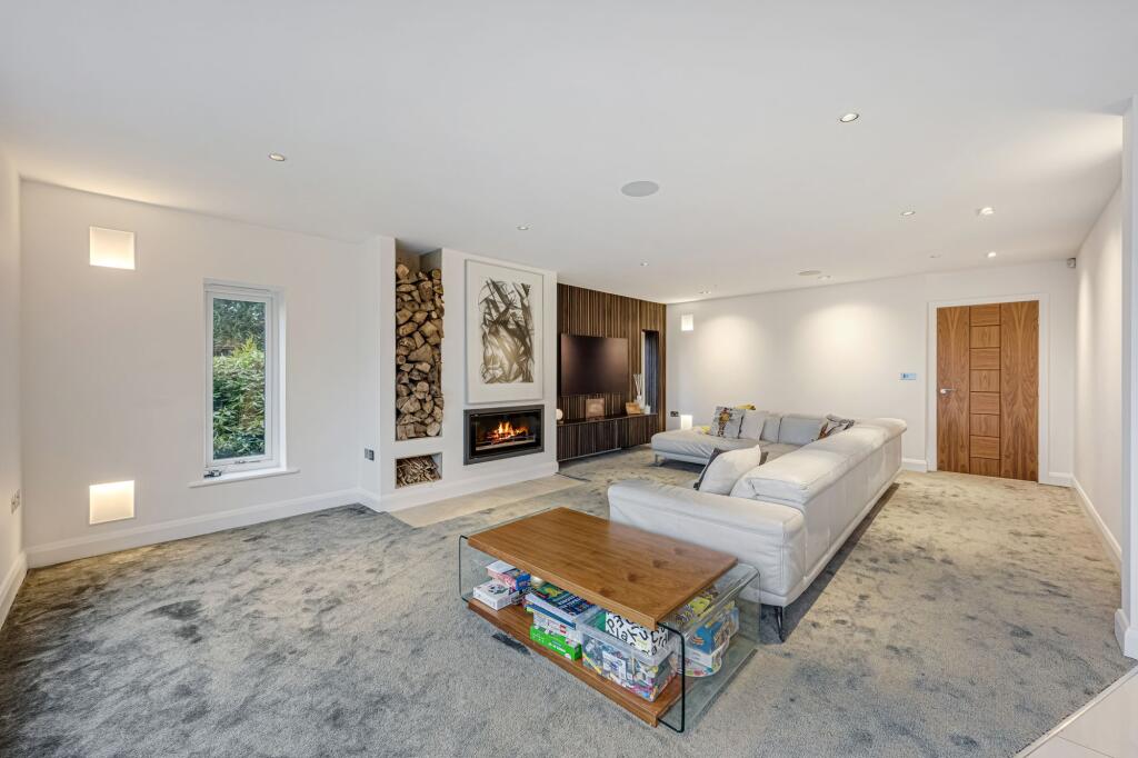 Additional property image - Moorview, Moss Bank Way, BL1 3LR – Stunning Home with Roof Terrace, Cinema Room & Outdoor Kitchen