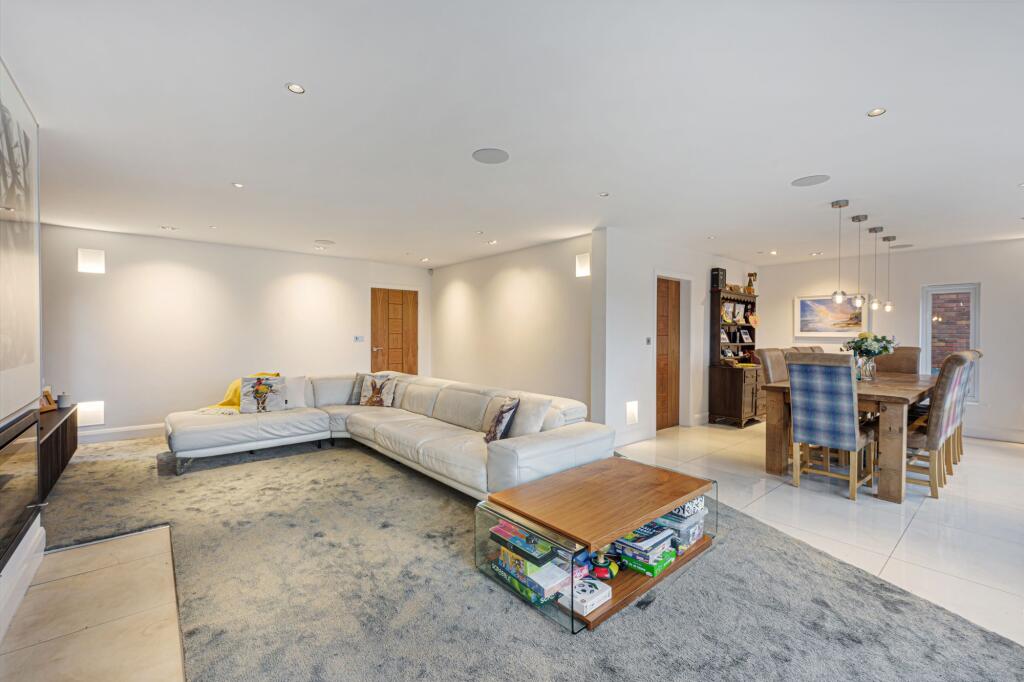 Additional property image - Moorview, Moss Bank Way, BL1 3LR – Stunning Home with Roof Terrace, Cinema Room & Outdoor Kitchen