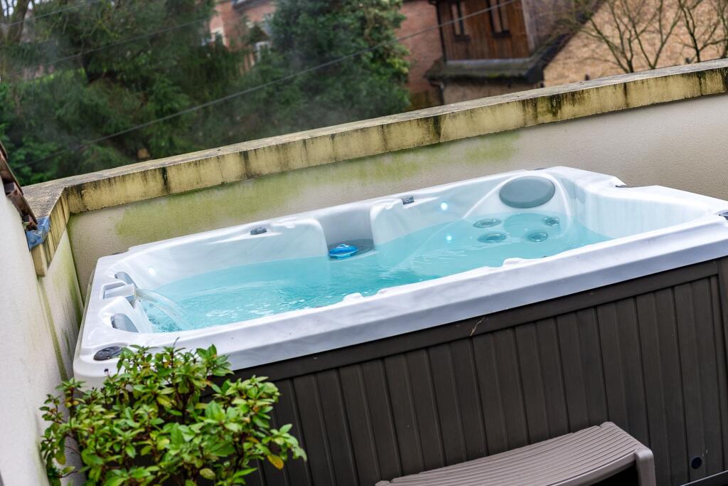 Additional property image - Moorview, Moss Bank Way, BL1 3LR – Stunning Home with Roof Terrace, Cinema Room & Outdoor Kitchen