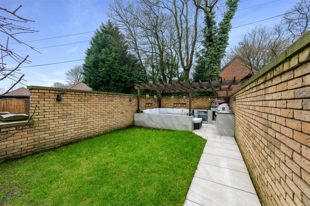 Additional property image - Moorview, Moss Bank Way, BL1 3LR – Stunning Home with Roof Terrace, Cinema Room & Outdoor Kitchen
