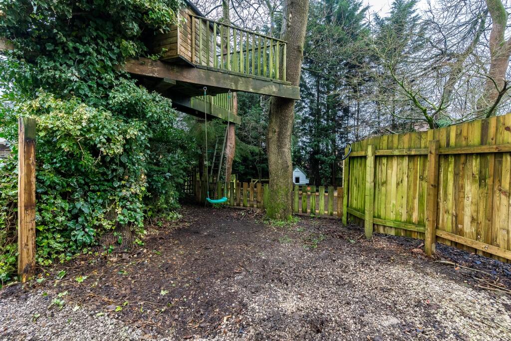 Additional property image - Moorview, Moss Bank Way, BL1 3LR – Stunning Home with Roof Terrace, Cinema Room & Outdoor Kitchen