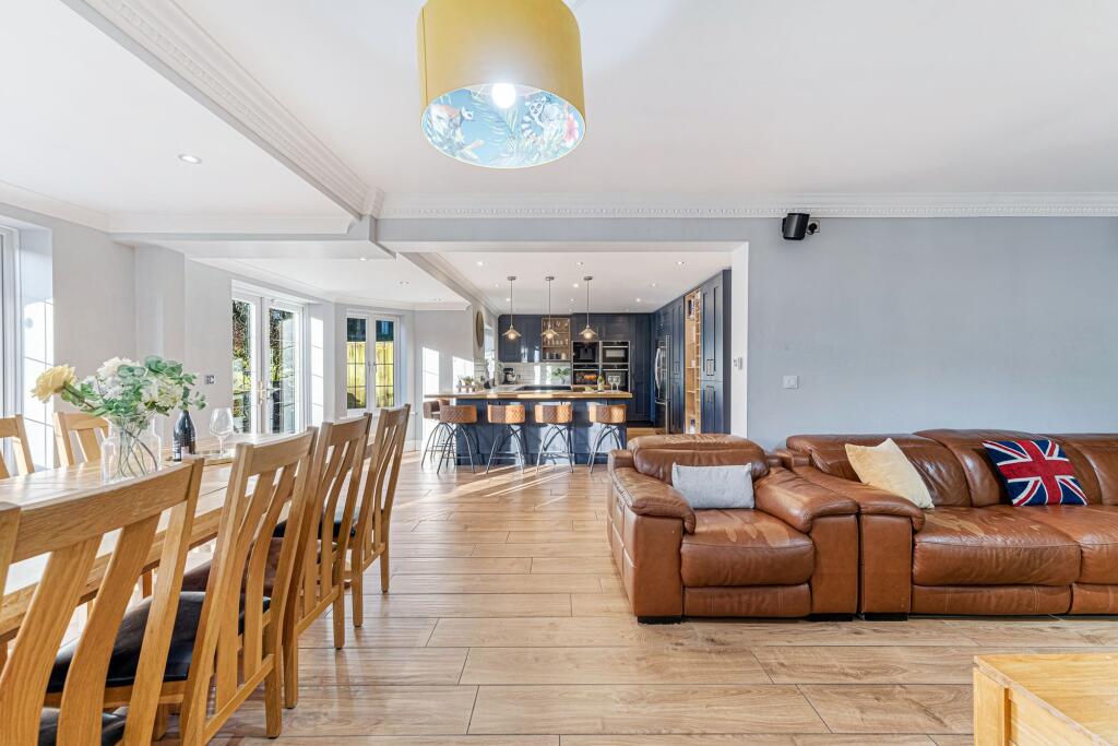 Additional property image - Ascot House, The Keep BL1 5NG: A Stunning Six-Bedroom Gated Home with large Woodland Garden