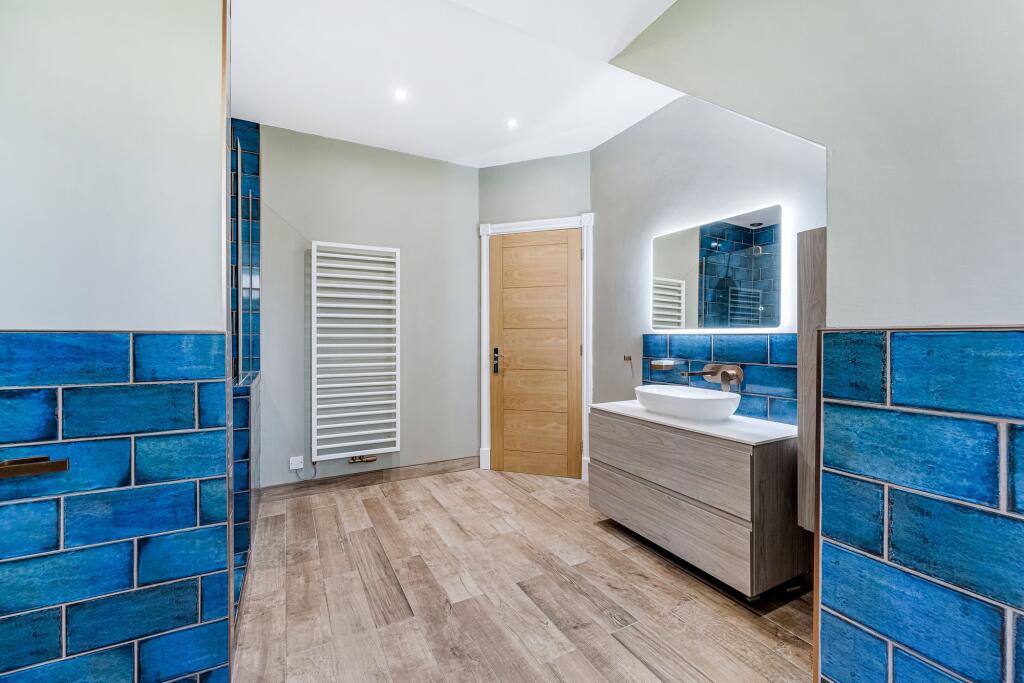 Additional property image - Ascot House, The Keep BL1 5NG: A Stunning Six-Bedroom Gated Home with large Woodland Garden