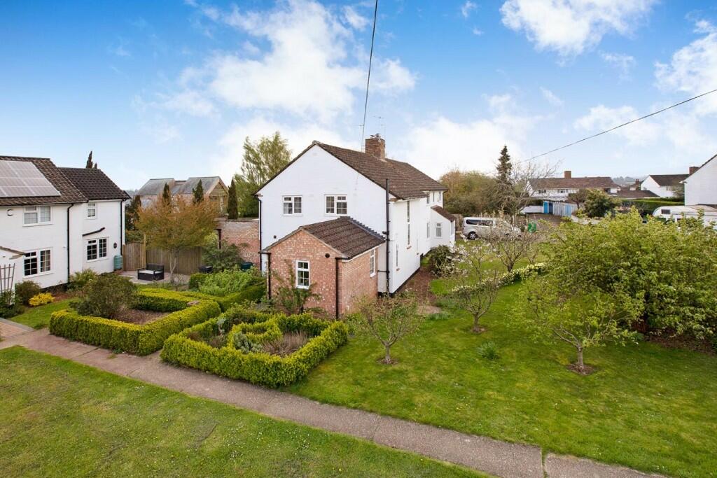 3 bedroom semidetached house for sale in Somerset Avenue, Taunton