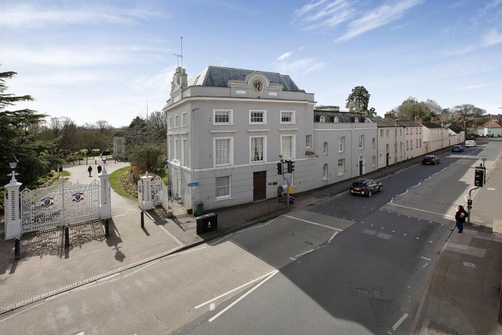 1 bedroom apartment for sale in Vivary Gate, Upper High Street, Taunton, TA1