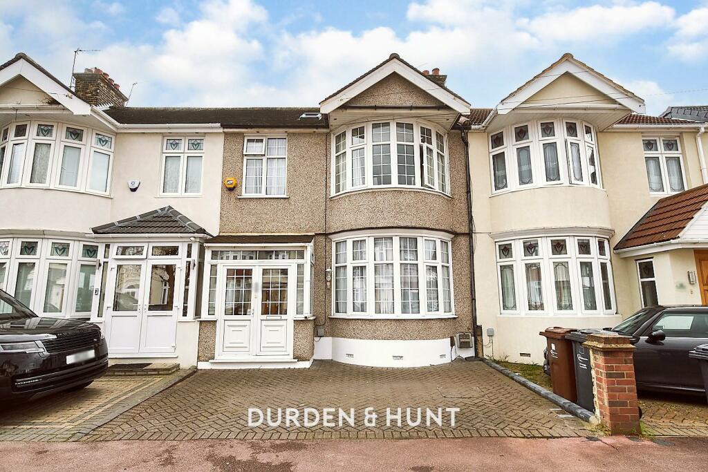 3 bedroom terraced house for sale in Oulton Crescent, Barking, IG11