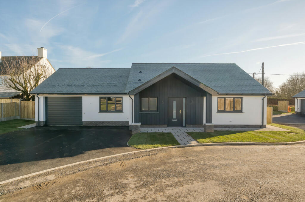 3 bedroom bungalow for sale in 2 Chapel Close, Stibb Cross, Torrington