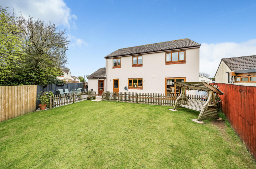 5 bedroom detached house for sale in Beech Road, Stibb Cross