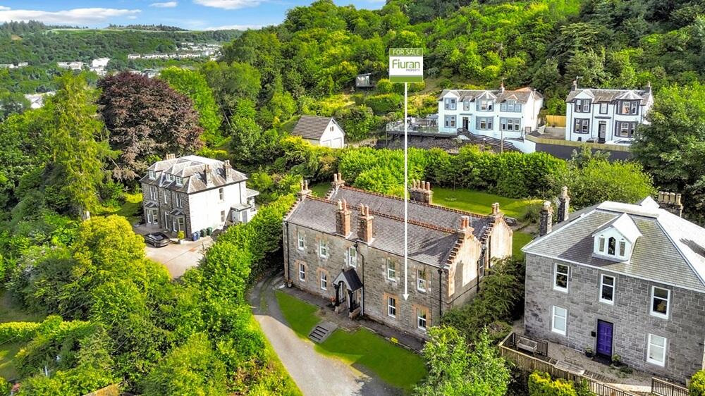 Main image of property: Flat 2, Glenmore House, Glenmore Road, Oban, Argyll, PA34 4PG