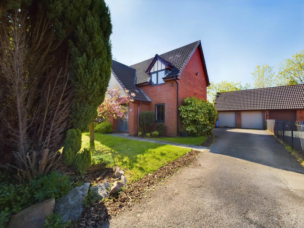 4 bedroom detached house for sale in Redpoll Grove, Halewood, Liverpool., L26