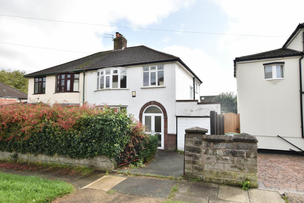 3 bedroom semidetached house for sale in Carrickmore Avenue, Mossley