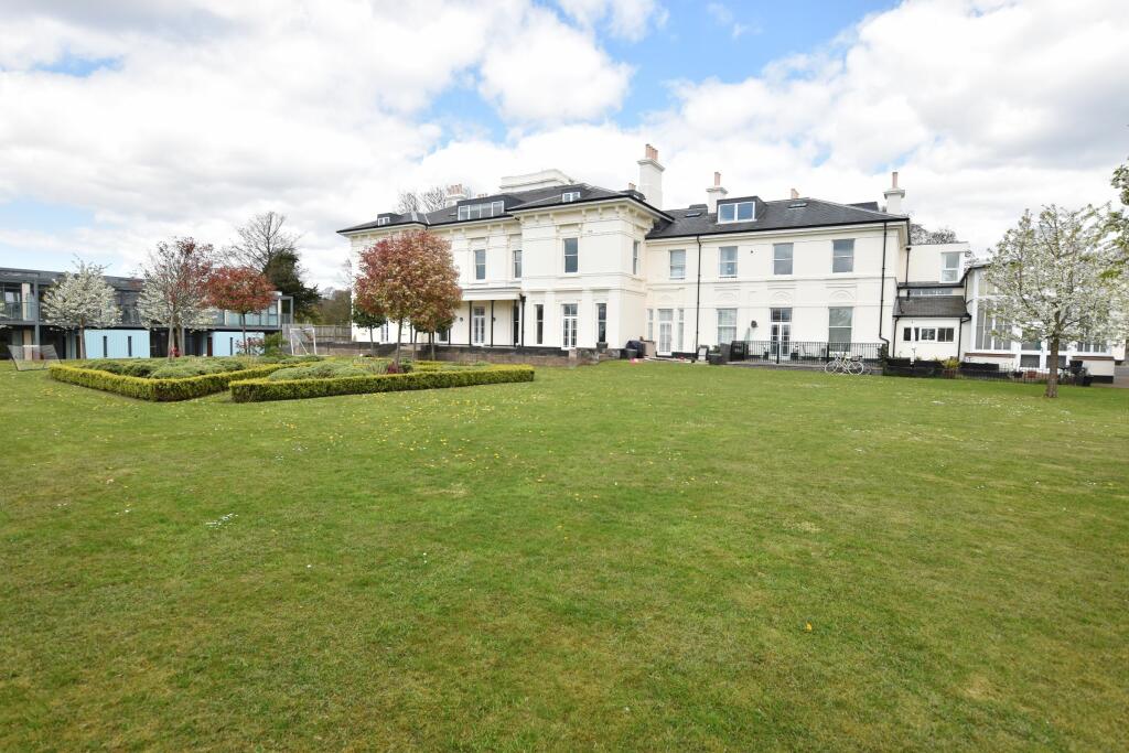 2 bedroom apartment for sale in Crofton Mansion, North Sudley Road