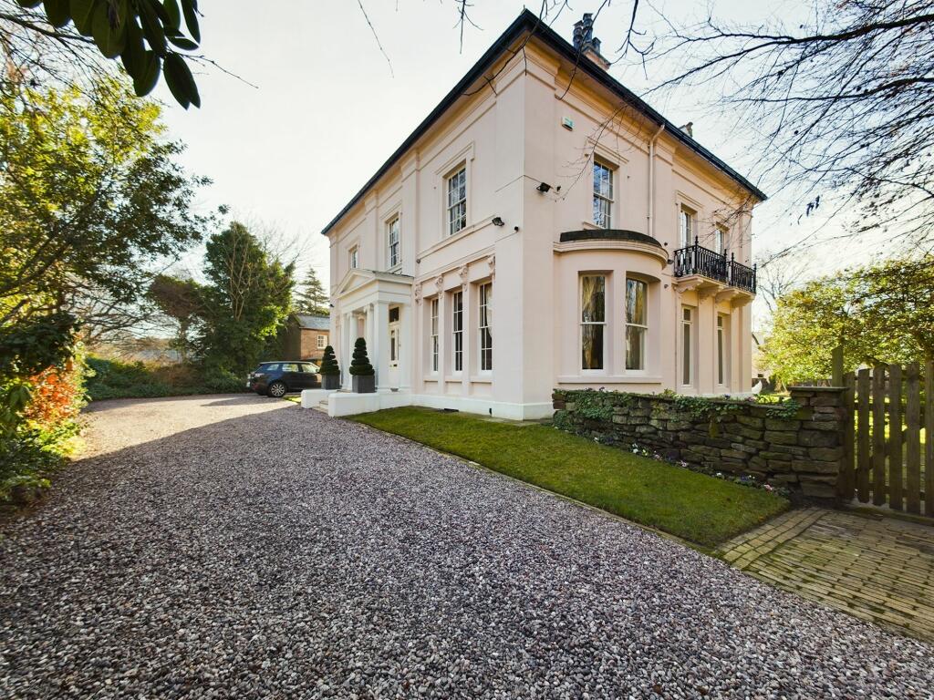 5 bedroom detached house for sale in North Road, Grassendale Park