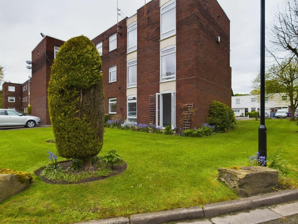 1 bedroom apartment for sale in Verdala Park, Calderstones, Liverpool., L18