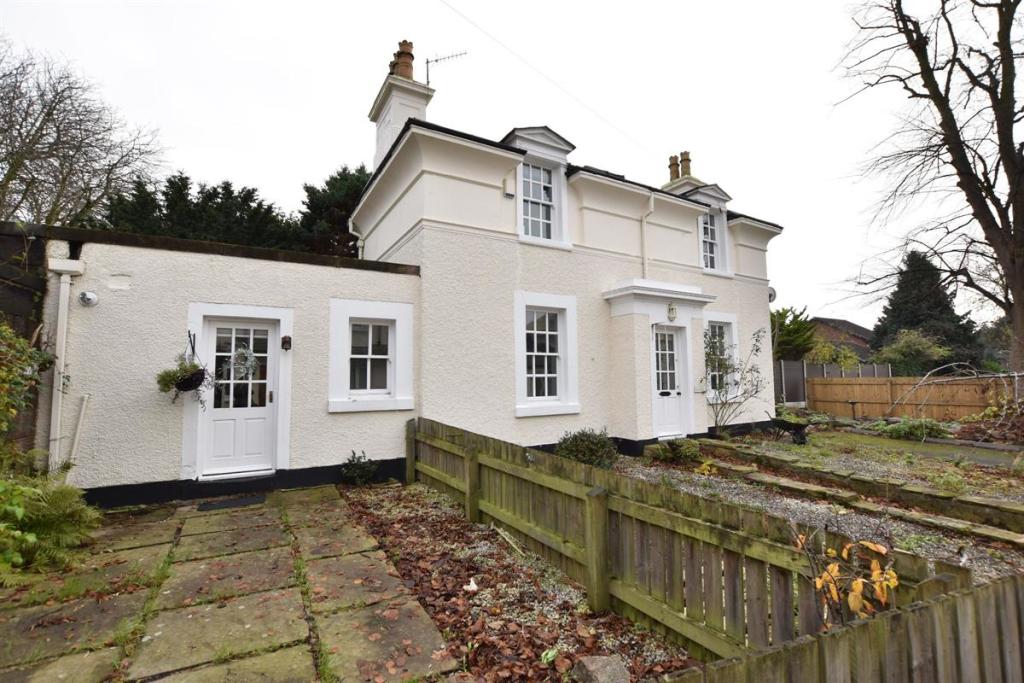 2 bedroom detached house for sale in Crofton Cottage, North Sudley Road